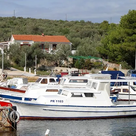 Appartement By The Sea Cove Mala Lamjana, Ugljan - 8449 Kali