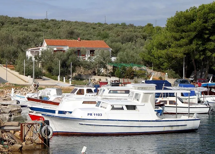 Апартаменты By The Sea Cove Mala Lamjana, Ugljan - 8449 Кали